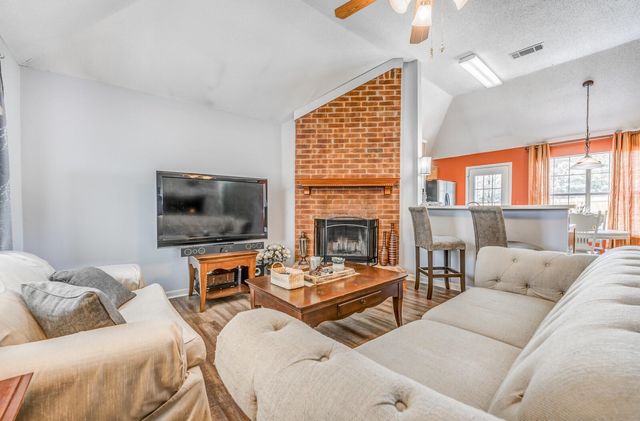 7004 PRESMOND RD, Cordova, TN 38018