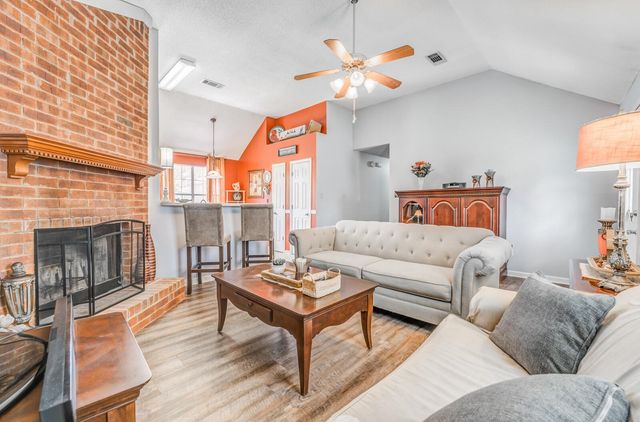 7004 PRESMOND RD, Cordova, TN 38018