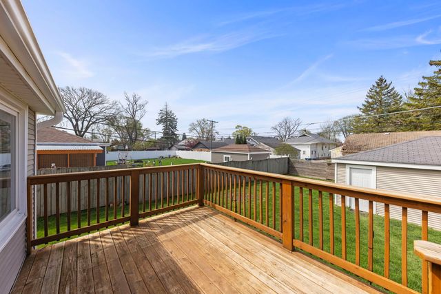 202 S Pick Avenue, Elmhurst, IL 60126