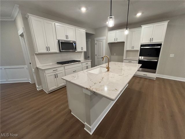 32731 Sandridge Run, Avon Lake, OH 44012