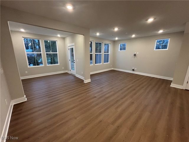 32731 Sandridge Run, Avon Lake, OH 44012