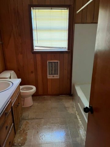 304 Sunset Street, Roxton, TX 75477