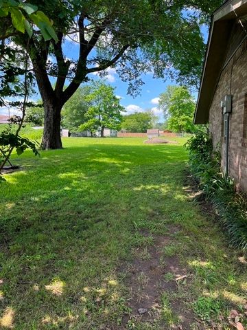304 Sunset Street, Roxton, TX 75477