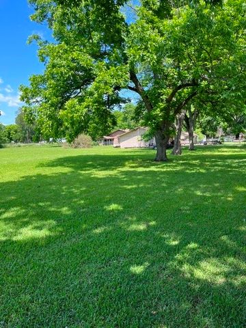 304 Sunset Street, Roxton, TX 75477