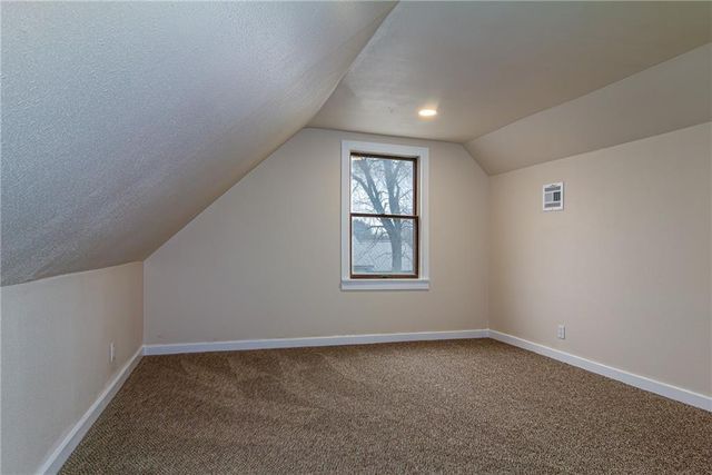 411 W Cedar Street, Cherokee, KS 66724