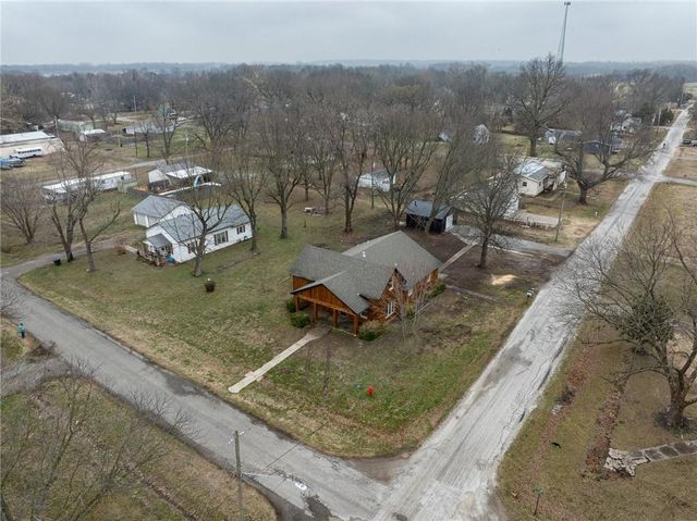 411 W Cedar Street, Cherokee, KS 66724