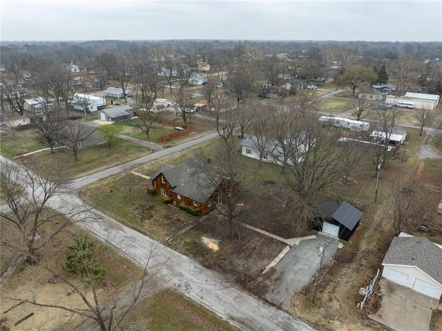 411 W Cedar Street, Cherokee, KS 66724