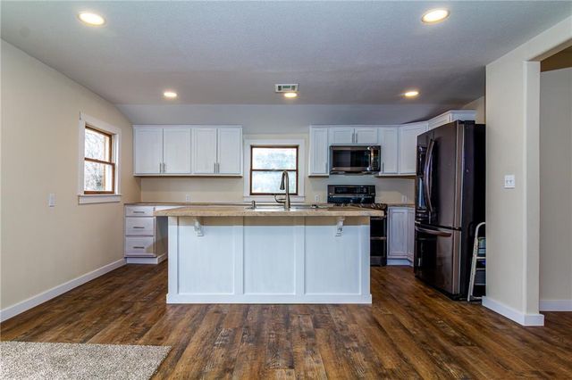 411 W Cedar Street, Cherokee, KS 66724