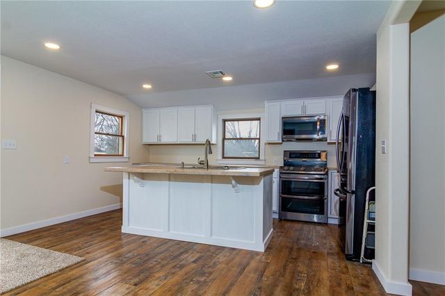 411 W Cedar Street, Cherokee, KS 66724