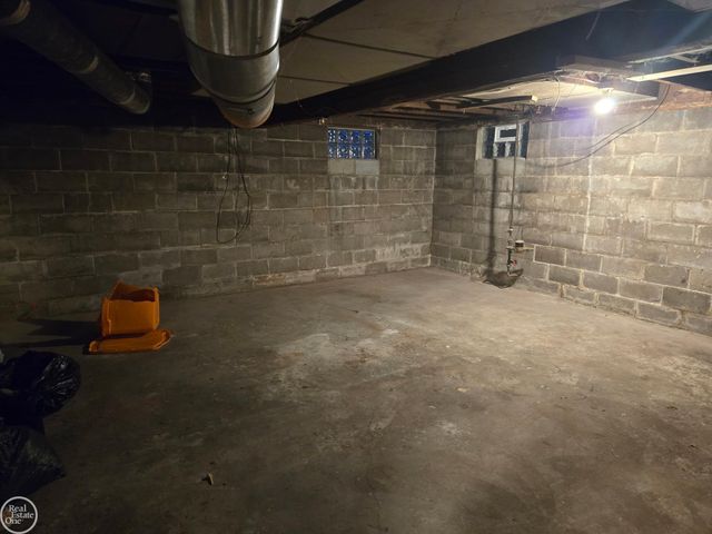 825 Minnie Street, Port Huron, MI 48060