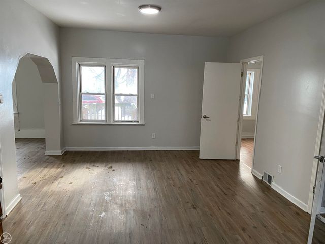 825 Minnie Street, Port Huron, MI 48060