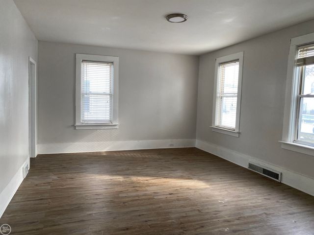 825 Minnie Street, Port Huron, MI 48060