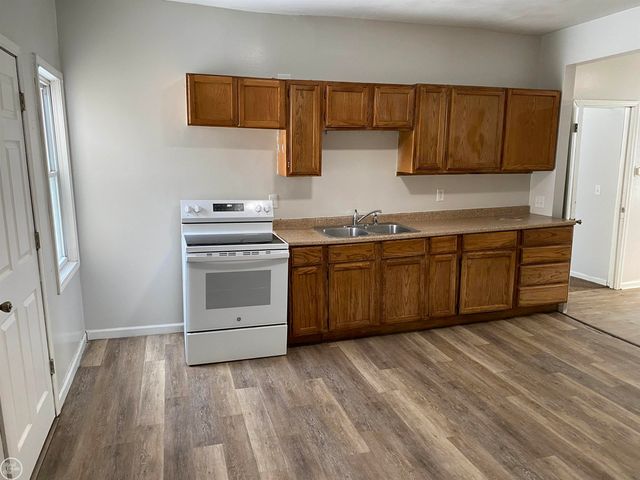 825 Minnie Street, Port Huron, MI 48060