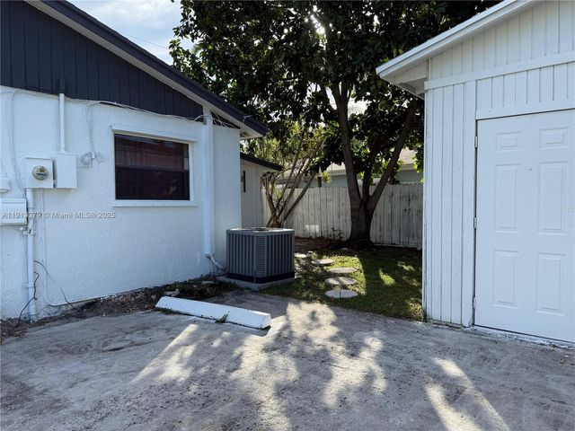 601 SW 10th St 0, Delray Beach, FL 33444