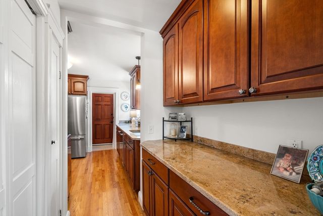41 Governor Winthrop Road 1, Somerville, MA 02145