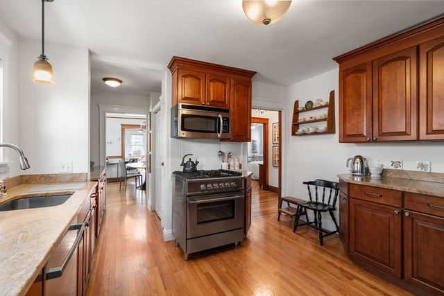 41 Governor Winthrop Road 1, Somerville, MA 02145