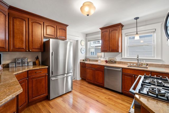 41 Governor Winthrop Road 1, Somerville, MA 02145