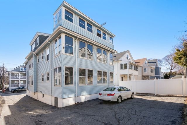 41 Governor Winthrop Road 1, Somerville, MA 02145