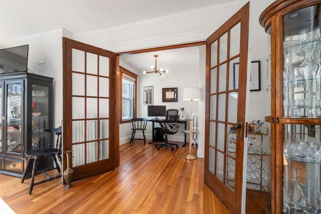 41 Governor Winthrop Road 1, Somerville, MA 02145