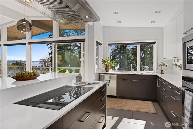 11808 Marine View Drive SW, Burien, WA 98146