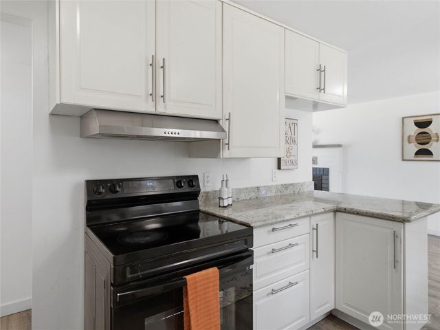 2449 SW 328th Street, Federal Way, WA 98023