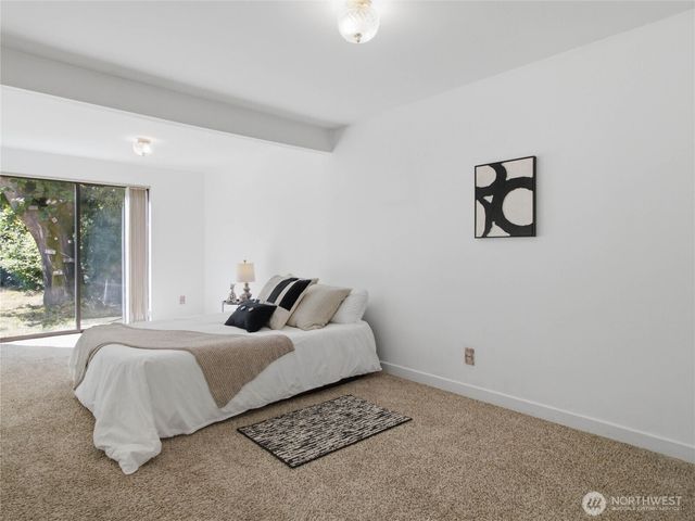 2449 SW 328th Street, Federal Way, WA 98023