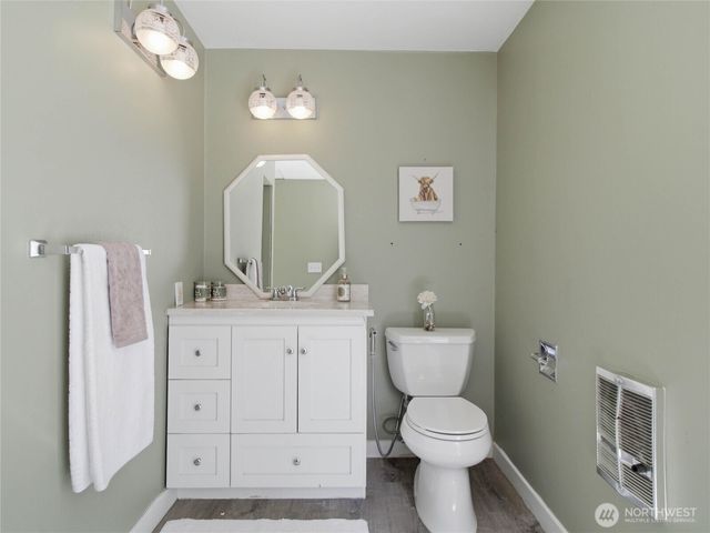 2449 SW 328th Street, Federal Way, WA 98023