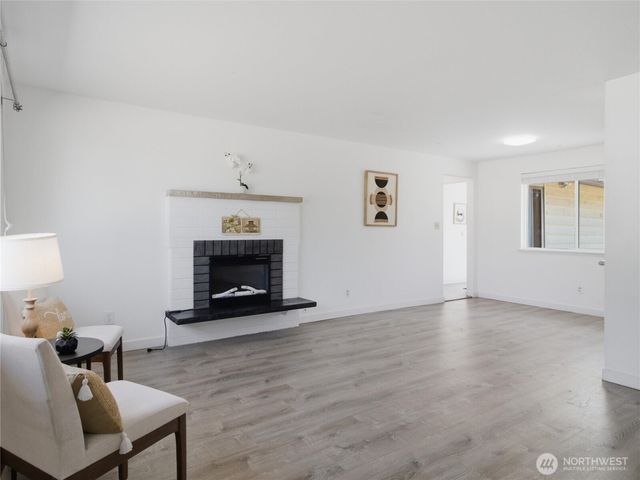 2449 SW 328th Street, Federal Way, WA 98023