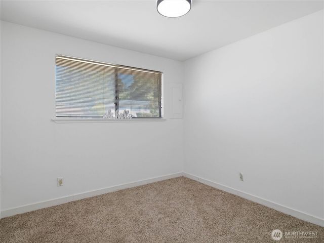 2449 SW 328th Street, Federal Way, WA 98023