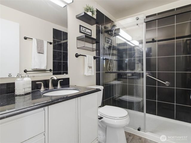 2449 SW 328th Street, Federal Way, WA 98023