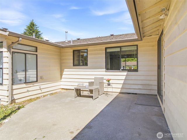 2449 SW 328th Street, Federal Way, WA 98023