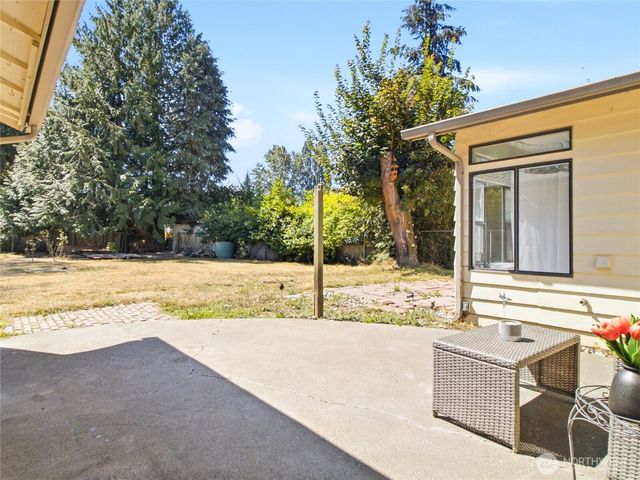 2449 SW 328th Street, Federal Way, WA 98023