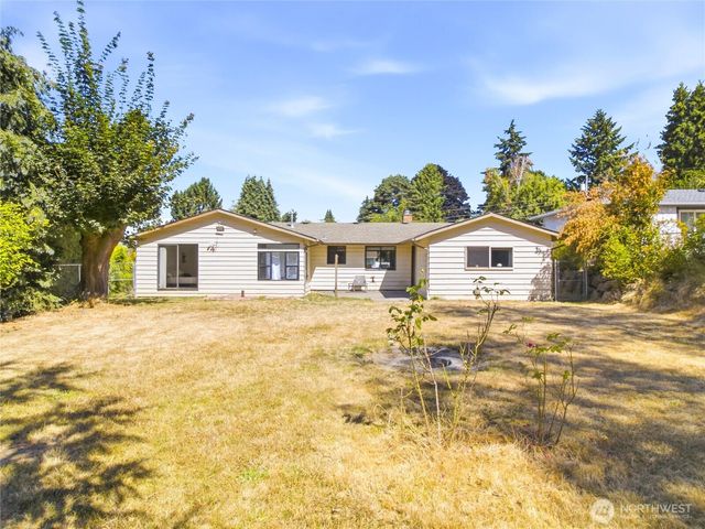 2449 SW 328th Street, Federal Way, WA 98023