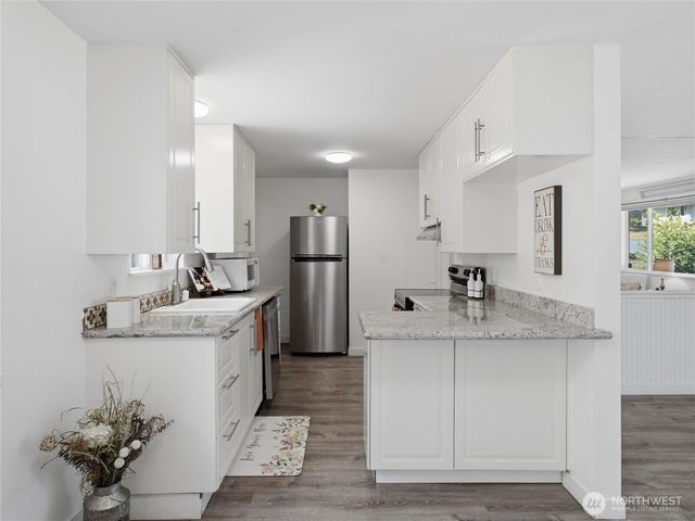 2449 SW 328th Street, Federal Way, WA 98023
