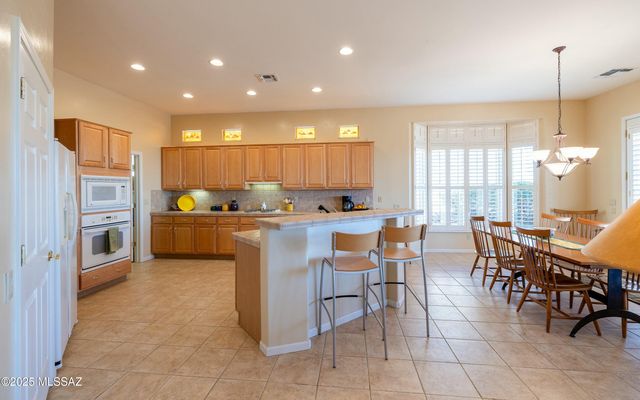 5117 W Desert Eagle Circle, Marana, AZ 85658