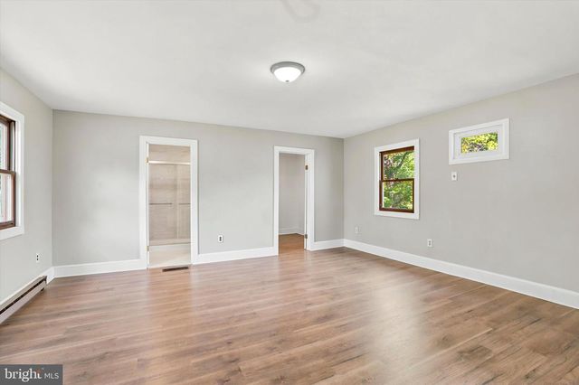 4 BORATEN RD, Royersford, PA 19468