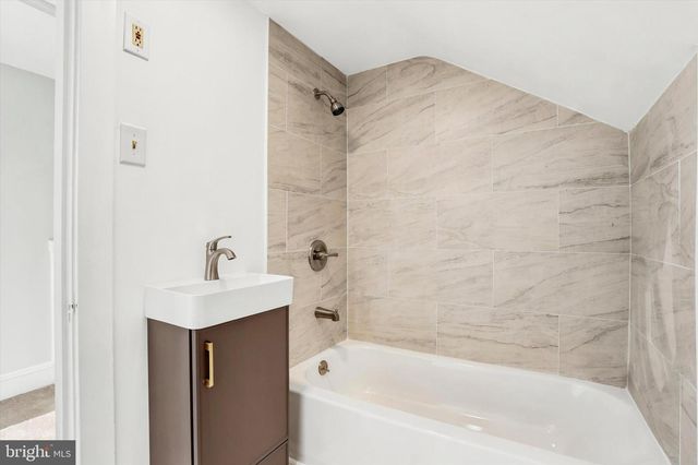 4 BORATEN RD, Royersford, PA 19468