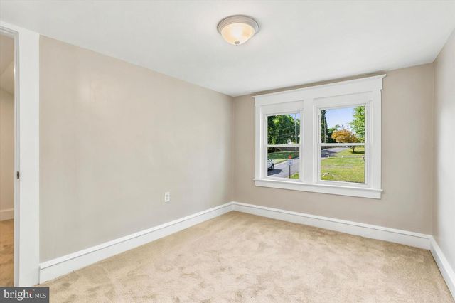 4 BORATEN RD, Royersford, PA 19468