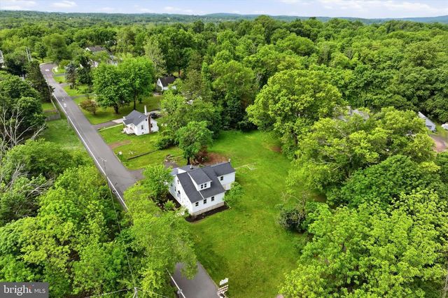 4 BORATEN RD, Royersford, PA 19468