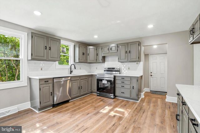 4 BORATEN RD, Royersford, PA 19468