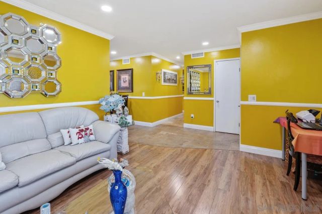 10343 Greenford Dr, San Diego, CA 92126