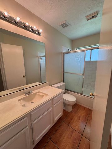 4707 Innsbruk Drive, Houston, TX 77066