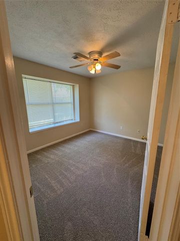 4707 Innsbruk Drive, Houston, TX 77066