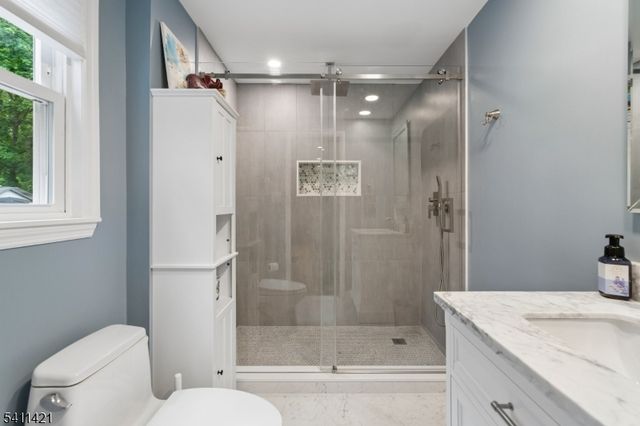 60 Edgemere Rd, Livingston Twp., NJ 07039