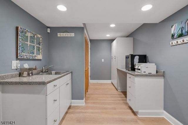 60 Edgemere Rd, Livingston Twp., NJ 07039