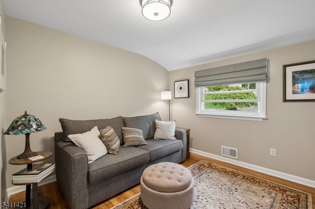 60 Edgemere Rd, Livingston Twp., NJ 07039