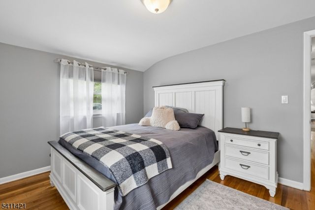 60 Edgemere Rd, Livingston Twp., NJ 07039