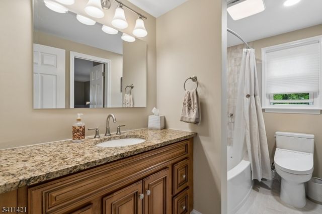 60 Edgemere Rd, Livingston Twp., NJ 07039