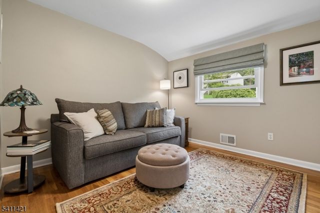 60 Edgemere Rd, Livingston Twp., NJ 07039