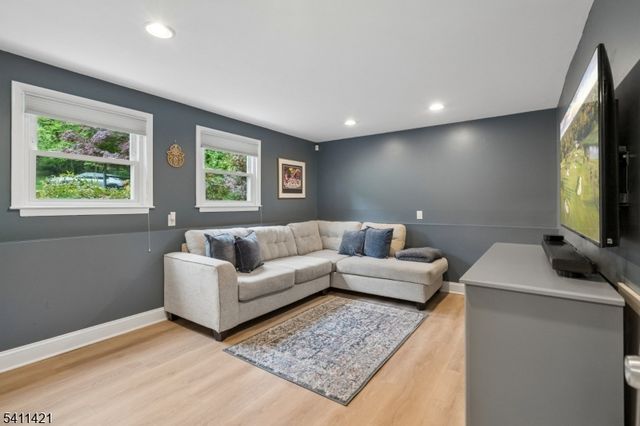 60 Edgemere Rd, Livingston Twp., NJ 07039